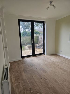 Lounge (Annexe)- click for photo gallery